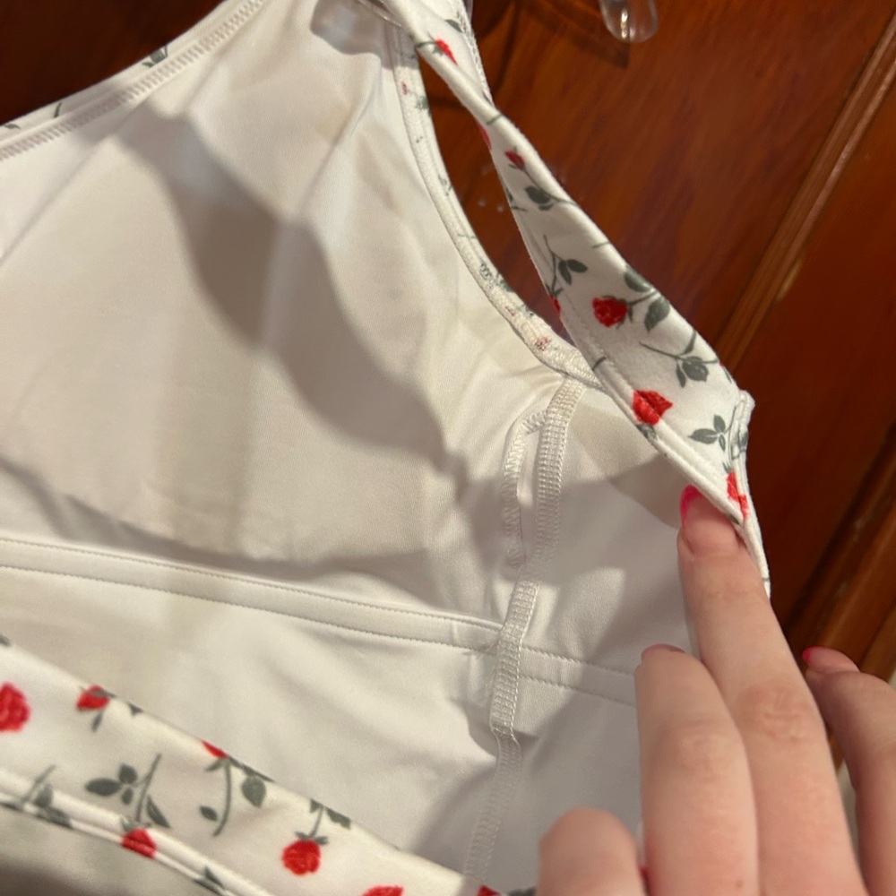 Gilly Hicks White and Red Floral Crop Top - Picture 4 of 5